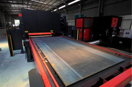 Laser cutting machine and traditional CNC equipment in sheet metal processing